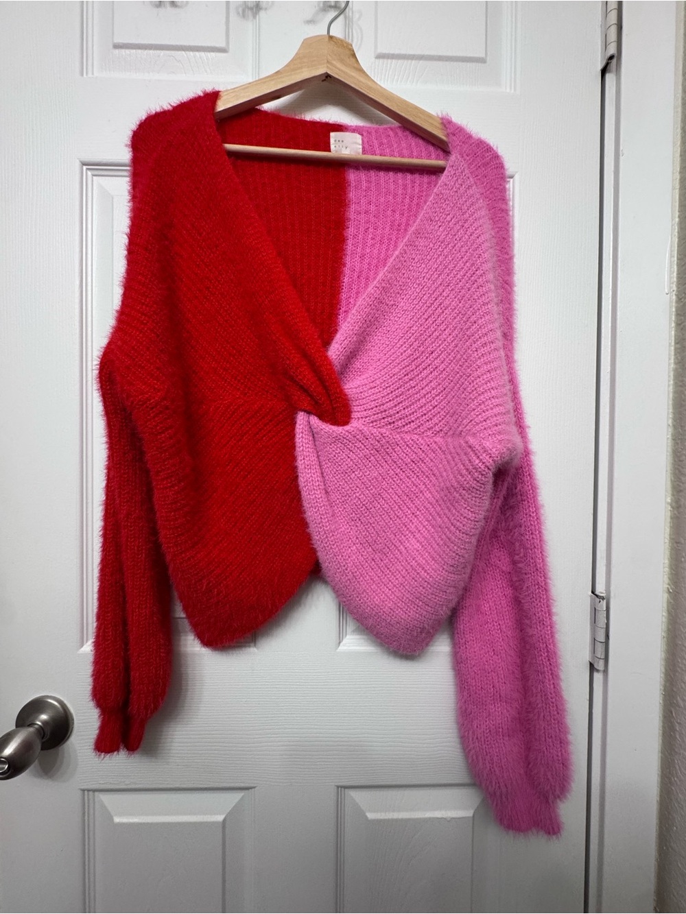 Dee Elly colorblock pink and red knit twist sweater size S